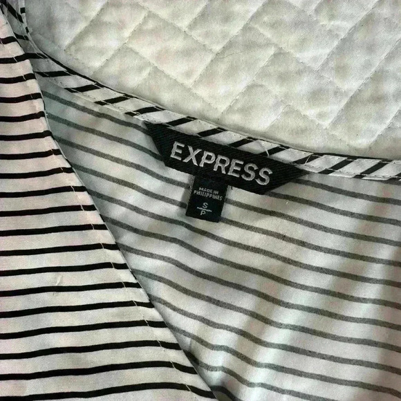Womens Express Dress Tank Top Blouse Black White Striped Small 1/4 Zip Front S - Picture 6 of 7